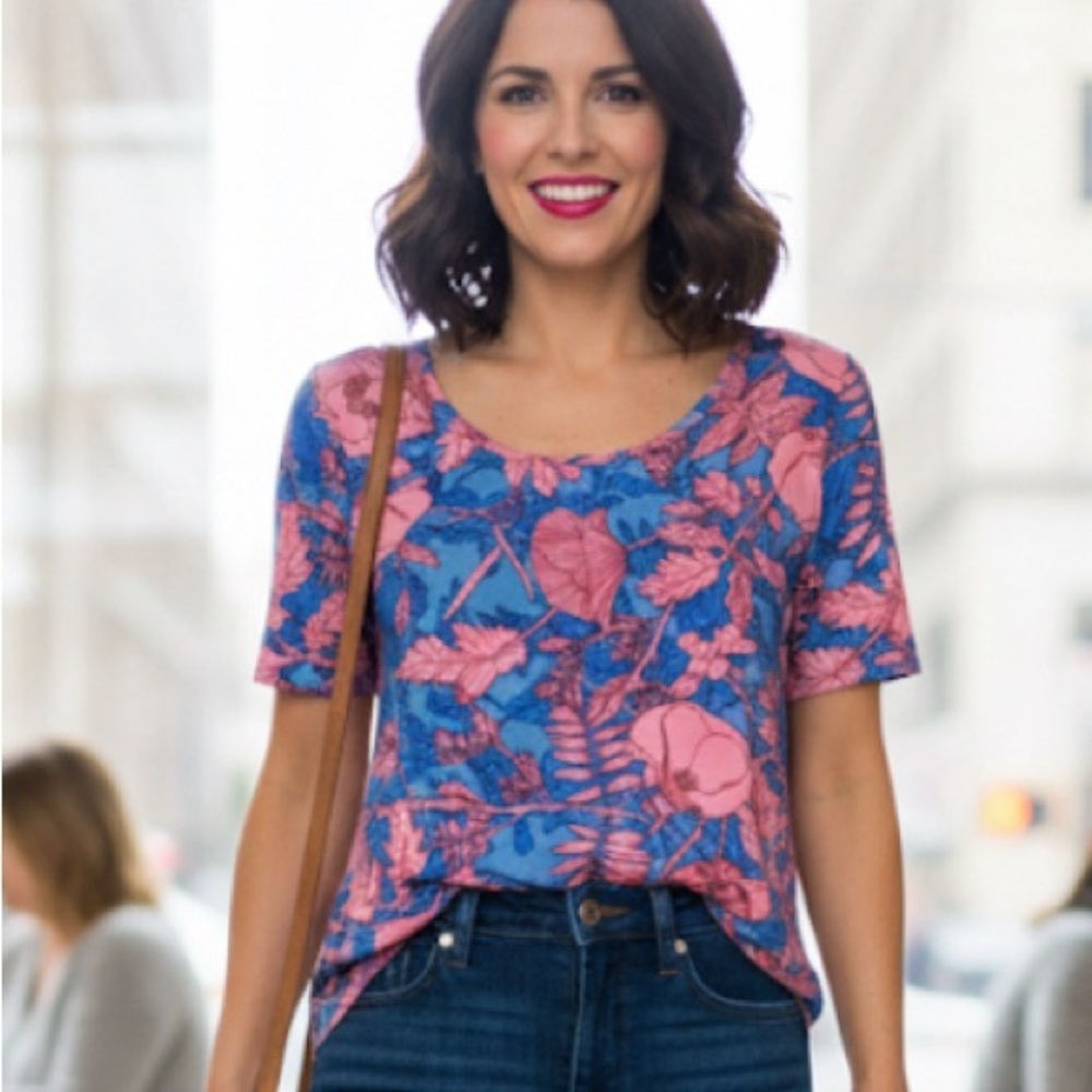 LuLaRoe Pink Classic T-M